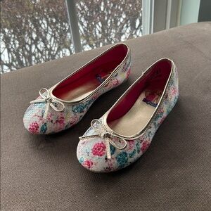 Floral Girls Dress Shoes with Bow Accent Size 10.5